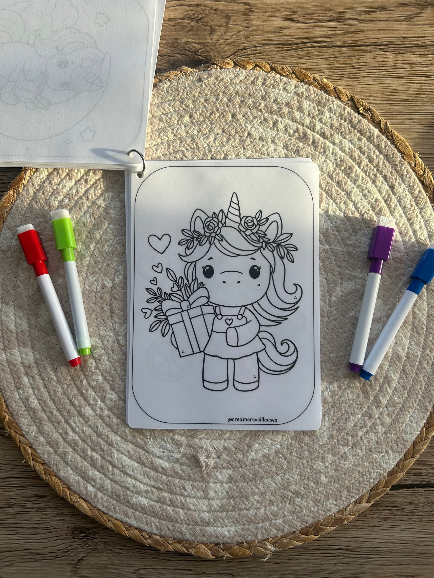 CARNET DE COLORIAGE RÉUTILISABLE LICORNES